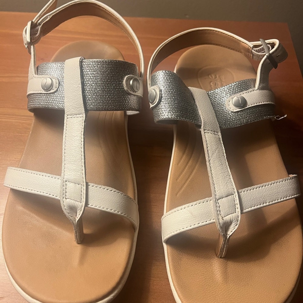Strole Breeze Women's White Sandals with Orthotic Arch Support